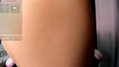 Snapshot of obokozu_mai chatting on October 2, 6:18 am Leila online show from October 2, 6:18 am