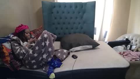 obsessedmimi online show from May 28, 9:40 am