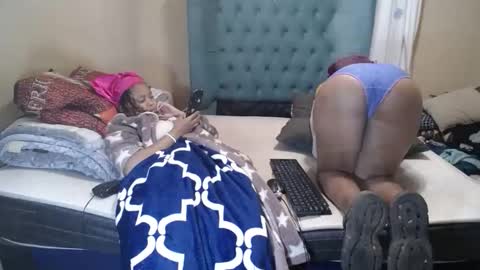 obsessedmimi online show from May 10, 9:50 pm