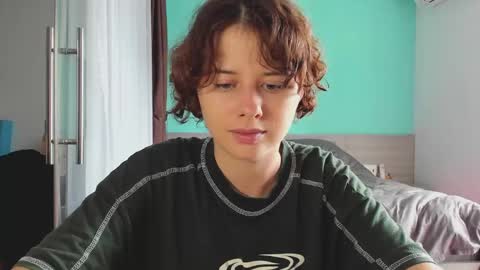 Snapshot of octopussy69x chatting on February 5, 4:37 am Evie online show from February 5, 4:37 am
