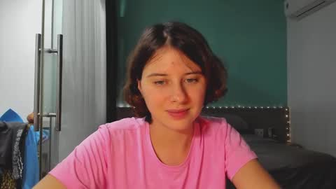 Snapshot of octopussy69x chatting on December 25, 4:11 pm Evie online show from December 25, 4:11 pm
