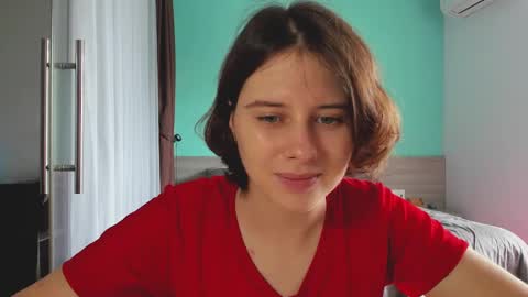 Snapshot of octopussy69x chatting on December 18, 5:59 am Evie online show from December 18, 5:59 am