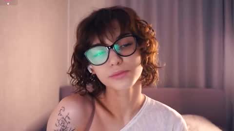 Thea online show from December 14, 7:08 pm