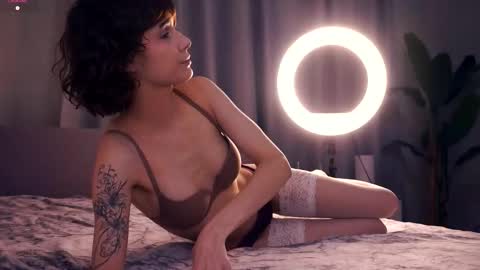 Thea online show from October 23, 7:20 pm