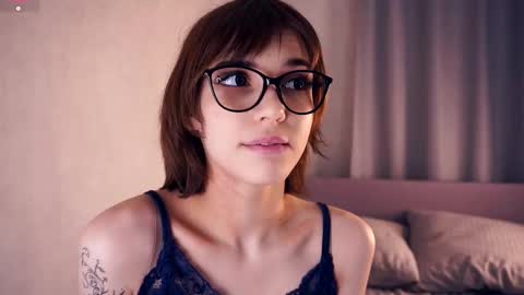 Thea online show from November 17, 7:03 pm