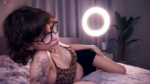 Thea online show from October 24, 7:21 pm