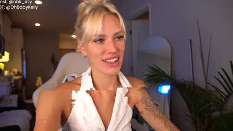 Kelly online show from October 3, 2:16 am