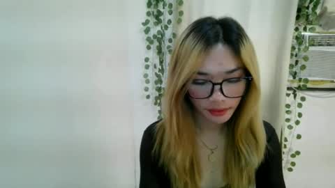 Snapshot of ohmyalessandraxcx chatting on October 12, 4:59 am LIAN online show from October 12, 4:59 am