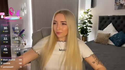 Emma online show from December 4, 2:14 am