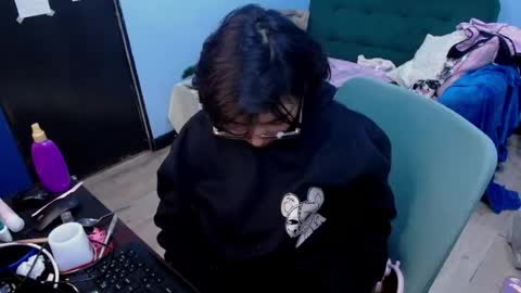 ohmysqueak online show from July 5, 3:40 pm