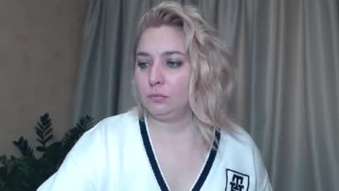 Snapshot of ohsweetiren chatting on January 10, 7:14 am Iren online show from January 10, 7:14 am