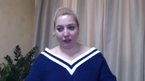 Snapshot of ohsweetiren chatting on February 2, 6:37 am Iren online show from February 2, 6:37 am