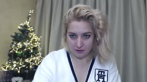Snapshot of ohsweetiren chatting on December 25, 6:52 am Iren online show from December 25, 6:52 am