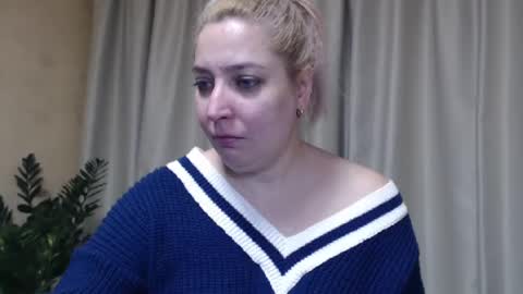 Snapshot of ohsweetiren chatting on January 23, 7:32 am Iren online show from January 23, 7:32 am