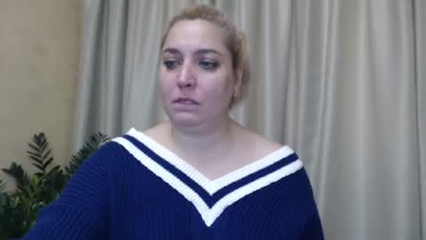 Snapshot of ohsweetiren chatting on December 13, 7:48 am Iren online show from December 13, 7:48 am