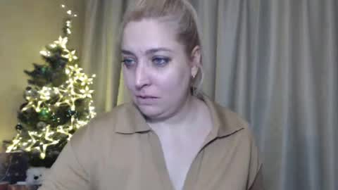 Snapshot of ohsweetiren chatting on January 9, 7:10 am Iren online show from January 9, 7:10 am