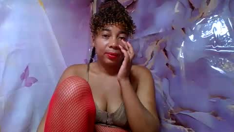 olinaa online show from June 10, 7:07 am