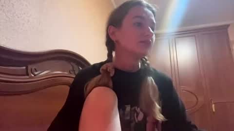 Olivia here online show from July 26, 10:45 am