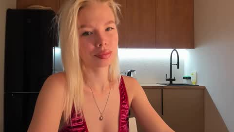 Snapshot of olivia_bells chatting on December 8, 8:58 pm Olivia 3 online show from December 8, 8:58 pm