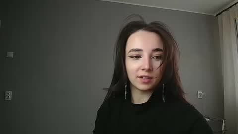 Olivia online show from March 11, 1:23 pm