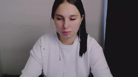 Snapshot of olivia_red_ chatting on September 24, 5:06 am Olivia online show from September 24, 5:06 am