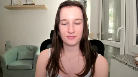 Oliwiaa2004 online show from January 30, 10:19 pm