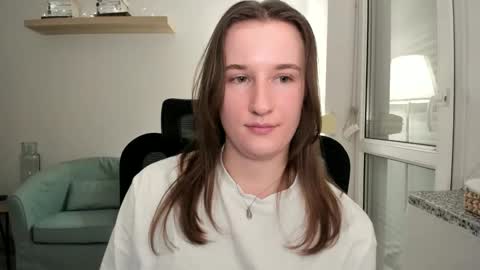 Oliwiaa2004 online show from December 21, 10:40 pm