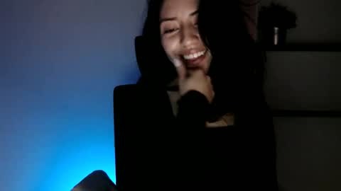 oliviaaa__ online show from November 4, 11:21 pm