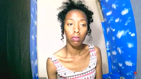 oliviah27 online show from October 2, 7:19 pm