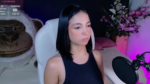 Olivia Mcneill  online show from February 4, 7:55 pm