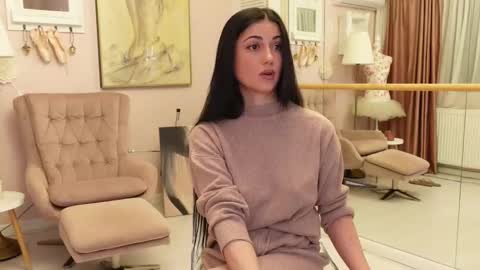 OliviaSway online show from February 26, 9:50 pm