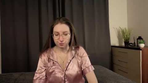 Kylie online show from December 14, 6:46 pm