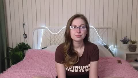Snapshot of oliviavele chatting on October 5, 6:13 pm Kylie online show from October 5, 6:13 pm