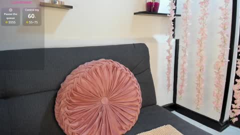 Violette online show from January 25, 1:10 am