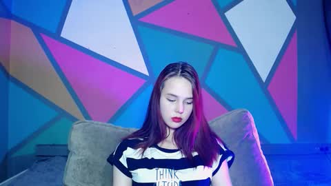 onessandra online show from November 7, 5:24 am