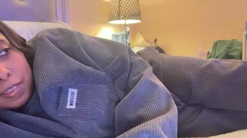 onlyinurdreams00 online show from November 22, 1:19 am