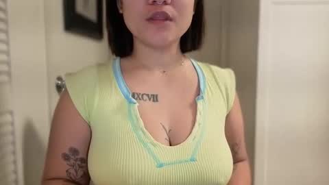 Miss Girly online show from March 3, 10:54 am