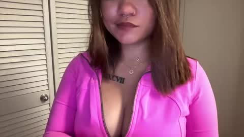 Miss Girly online show from November 17, 9:10 am