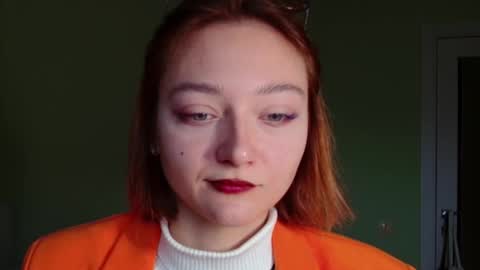 Snapshot of orange___melani chatting on October 19, 7:10 am Melani online show from October 19, 7:10 am