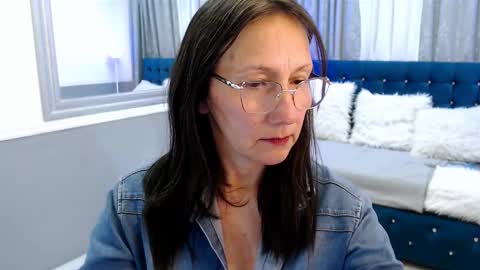 Oriana  online show from September 26, 2:15 pm