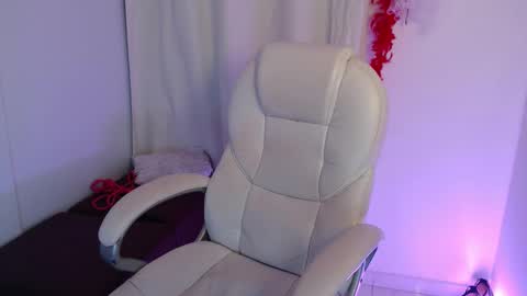 paiper online show from November 8, 3:55 am