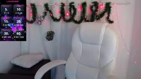 paiperhalliwey online show from December 21, 12:04 am