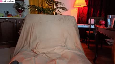 Katrin Vebber online show from December 17, 10:25 pm