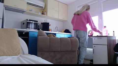 BABE online show from December 9, 8:00 am