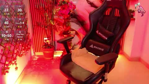 Pam online show from November 7, 7:30 pm