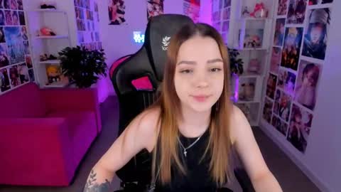 Snapshot of pambeeslyy chatting on February 27, 9:32 am Pam online show from February 27, 9:32 am