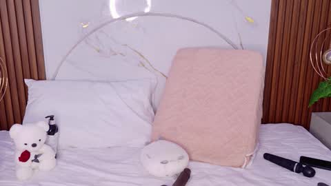 Pamela  online show from October 25, 2:14 pm