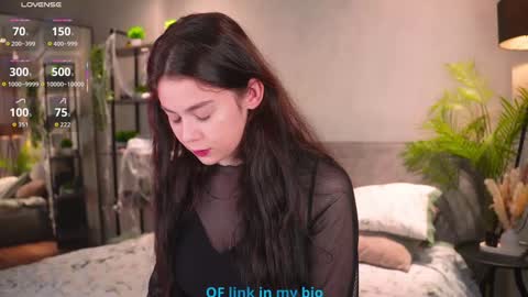 Molly online show from November 12, 11:25 pm