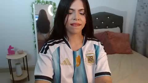 pamella_pretty_ online show from July 4, 7:15 am
