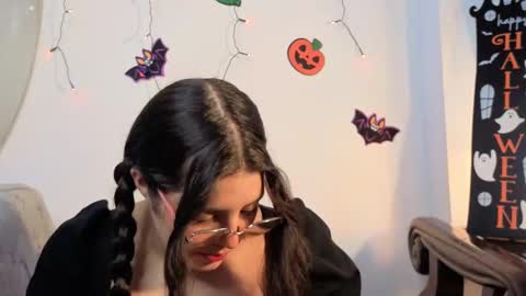 Paola Lyon online show from October 8, 7:07 pm